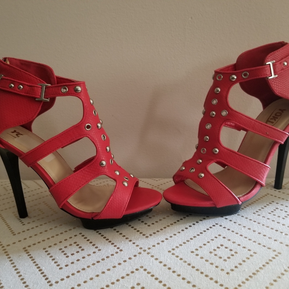 Ladies Sandals - Picture 2 of 3